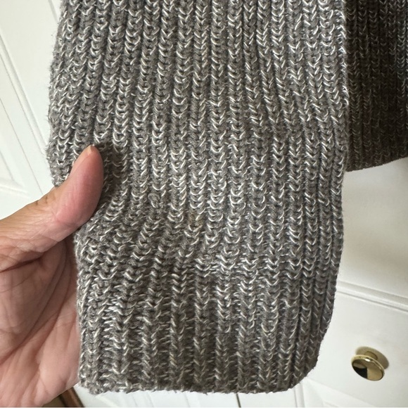 Cabela’s Heavy Weight Cotton V Neck Sweater - Picture 2 of 7